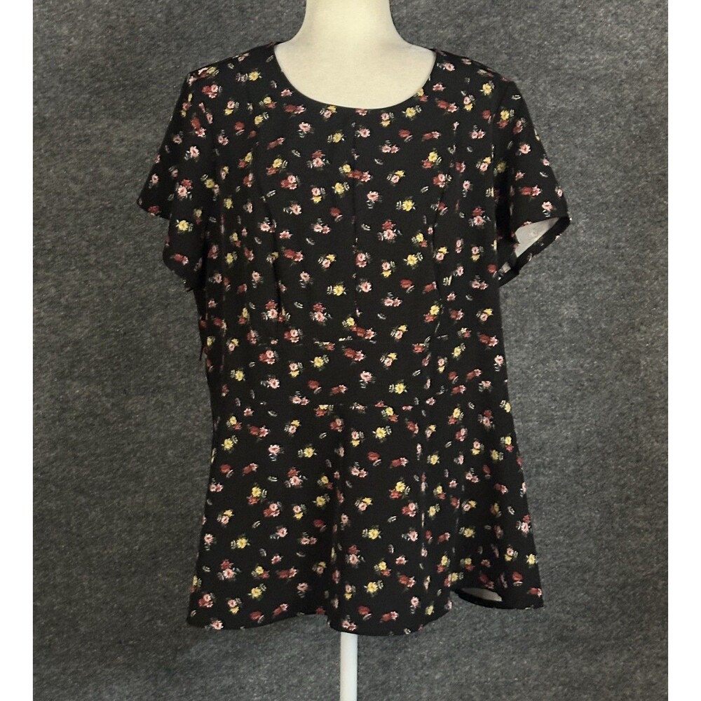 lane bryant blouse black floral zip short sleeve Size 18 CE6167
